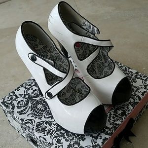 Bordello shoes